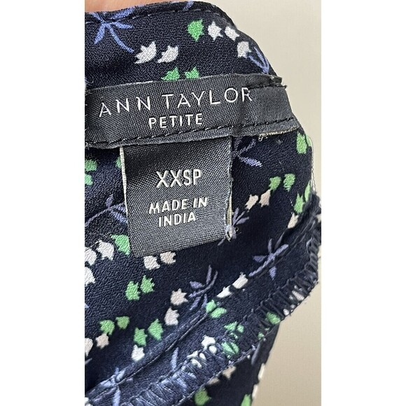 Ann Taylor Floral Blouse Women’s Top Size XXS Petite Blue Ruffles Cap Sleeve - Picture 4 of 5